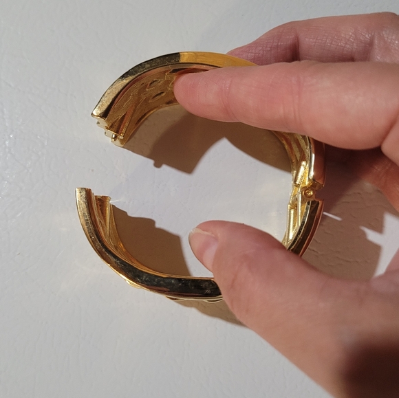 Vintage woven-look gold-tone bracelet - Picture 6 of 6